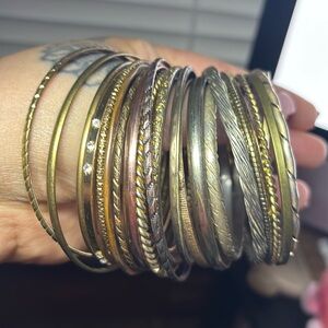 (25) Bronze bracelets